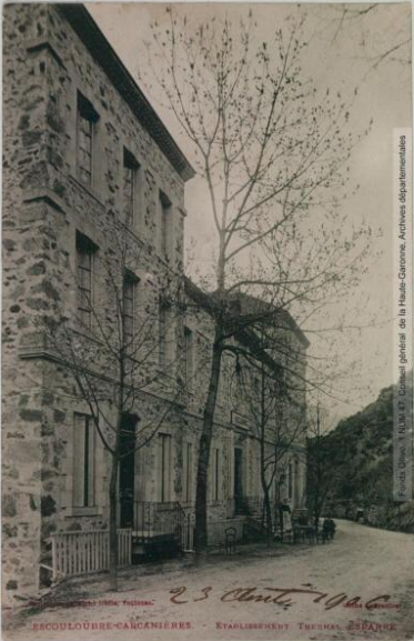 Escouloubre Carcanières : établissement thermal Esparre / cliché A. Trantoul [photographie Amédée Trantoul (1837-1910)]. - Toulouse : phototypie Labouche frères, marque LF au verso, [1904], tampon de la poste de 1906. - Carte postale (1904/1925) - recto